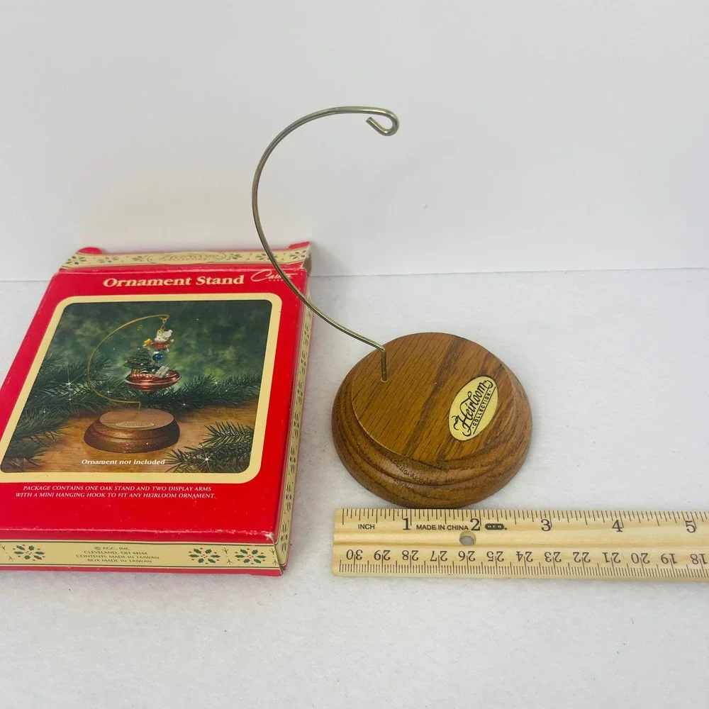 Carlton Cards Heirloom Collection Oak Ornament Stand with 2 Display Arms Vintage